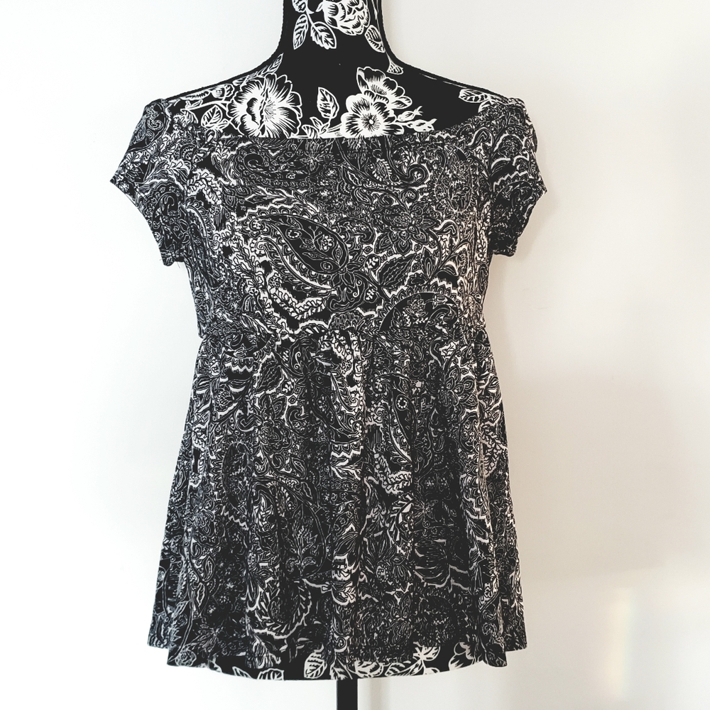 Torrid baby doll off shoulder floral paisley top, 00X